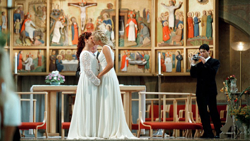 Casamento gay na Suécia é abençoado pela igreja