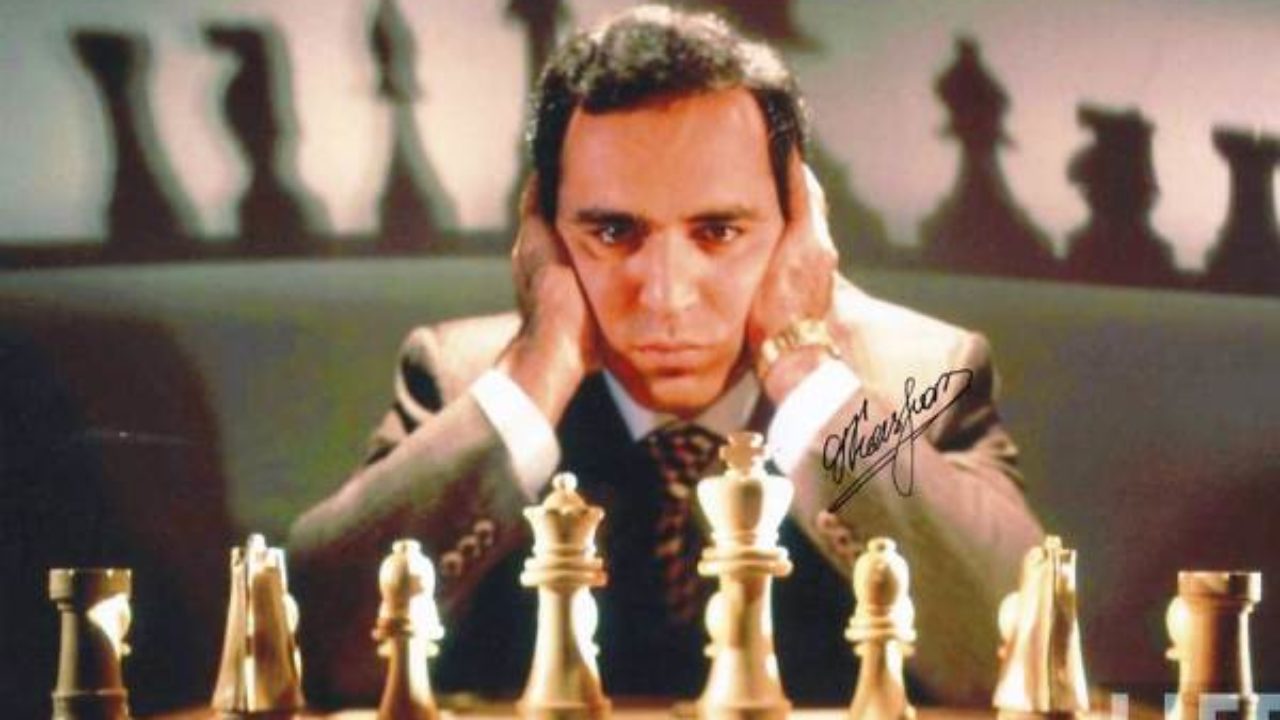 Kasparov em Macau para contactos com associações de xadrez