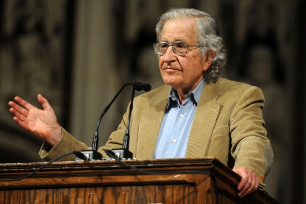 O ativista e estudioso Noam Chomsky, de 84  anos,  considerado por muitos o maior intelectual vivo.
