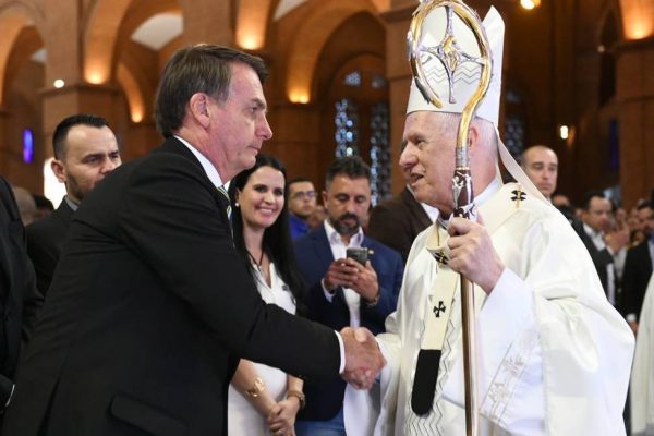 Bolsonaro e o bispo Orlando Brandes