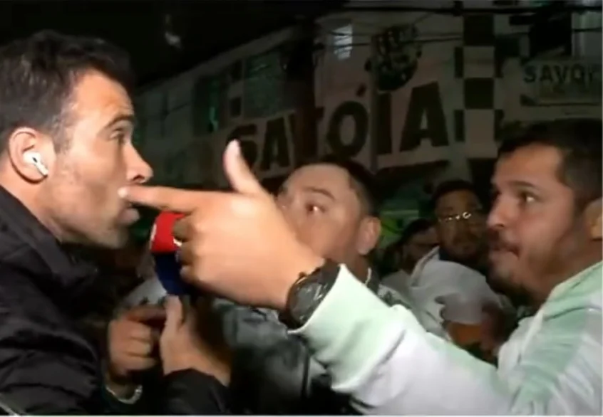 Demitido da Globo por vazar vídeo intimo jornalista da Jovem Pan discute com torcida do Palmeiras